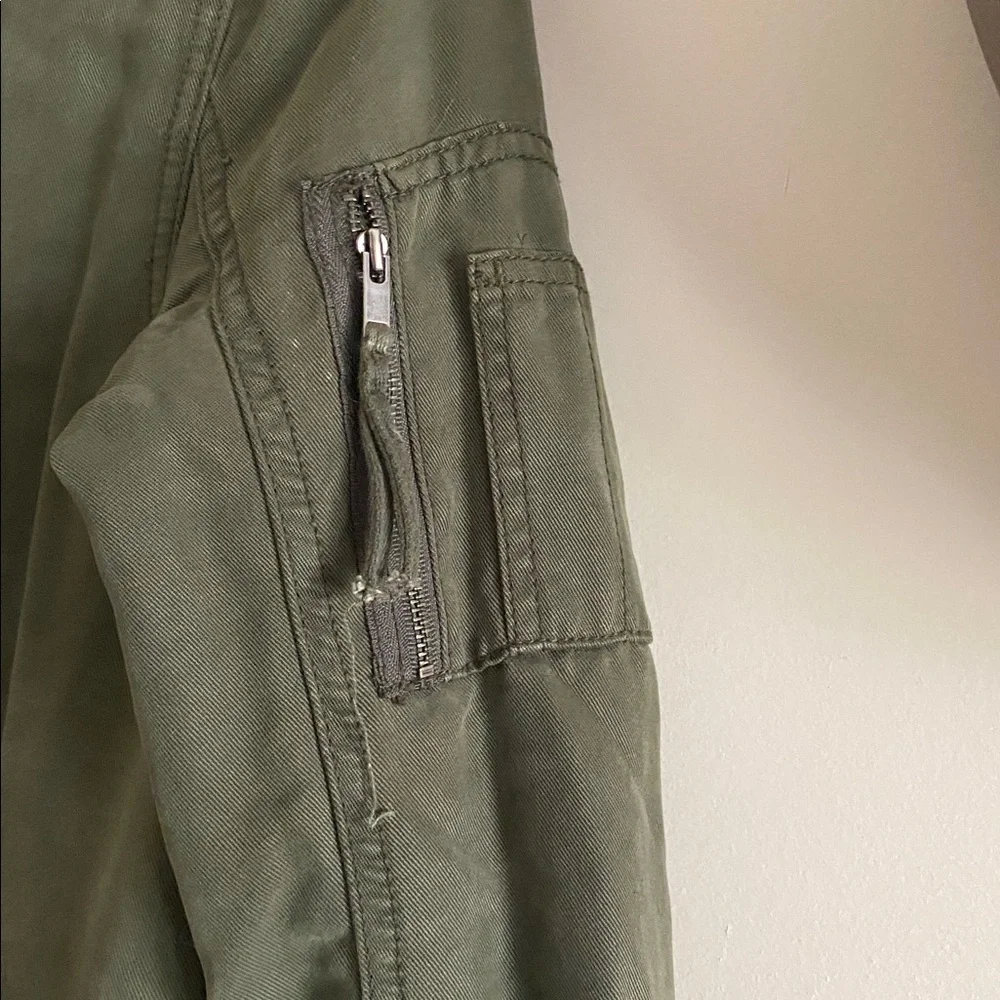 Women’s American Eagle Outfittersutility  Jacket army green coat small